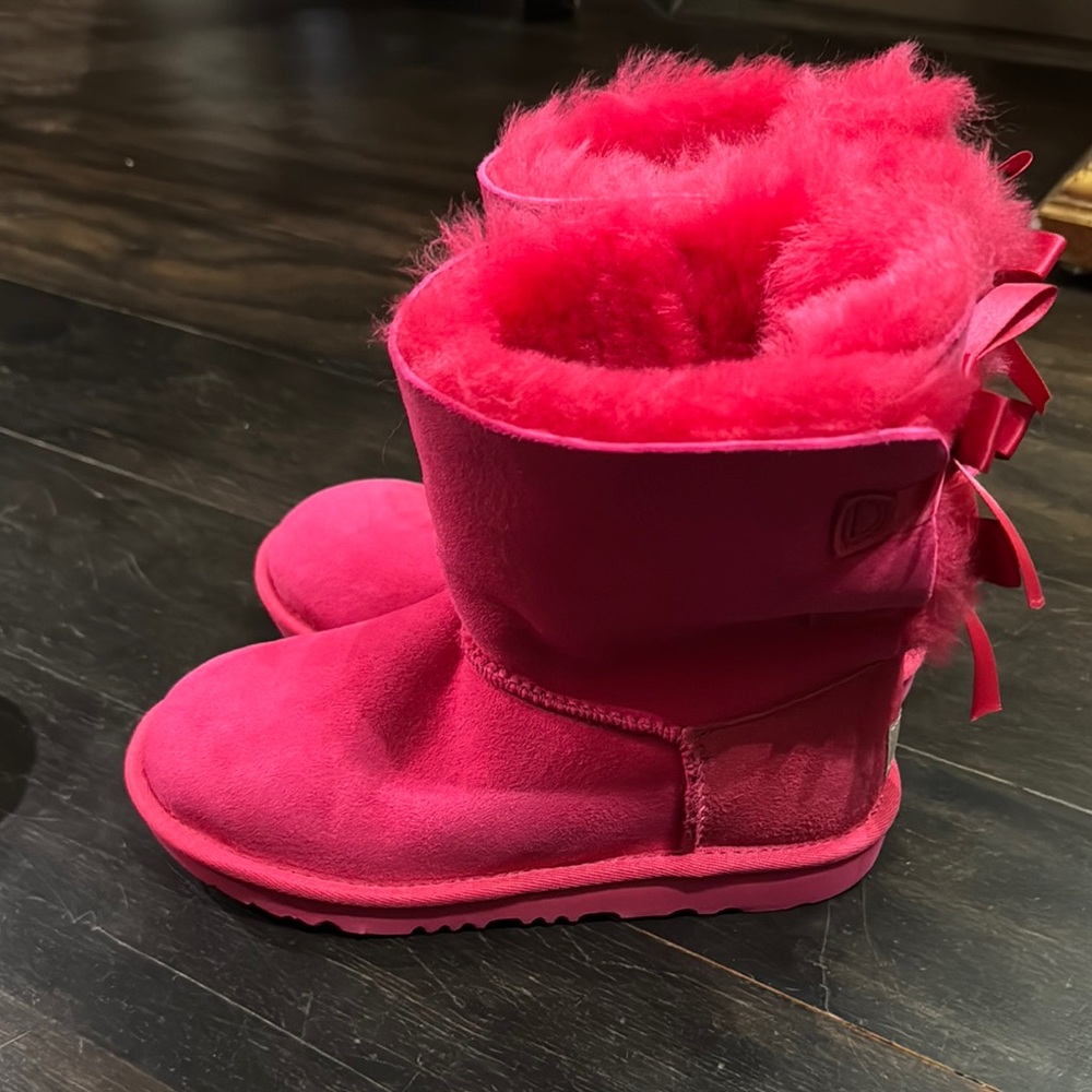 UGG Pink Sheepskin Boots NWOT - Picture 2 of 6